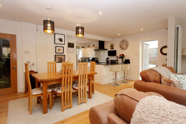 14, Firmount Close, Everton photo 4