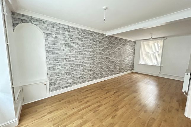 Lloyds Terrace, Port Talbot photo 2