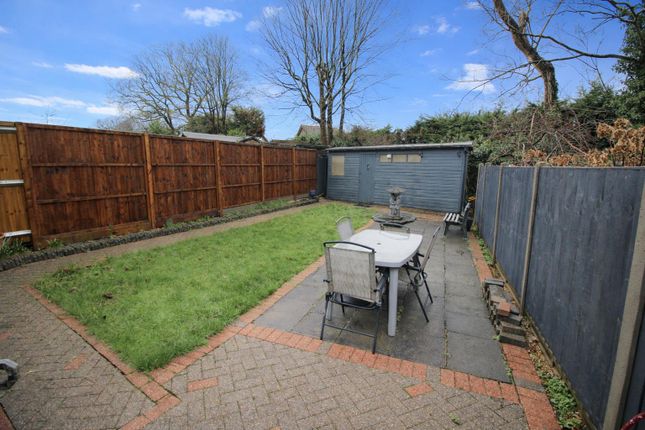 6, Hansells Mead, Roydon photo 3