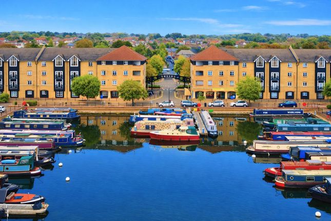 2-bed flat on 81, Stephenson Wharf, Hemel Hempstead, £340,000