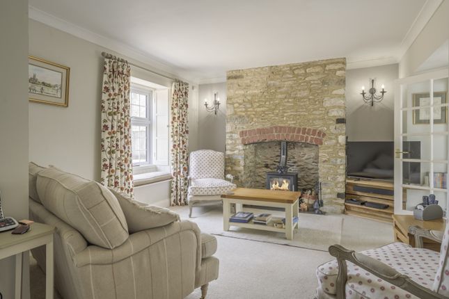 Churn Cottage, School Lane, Cirencester photo 3