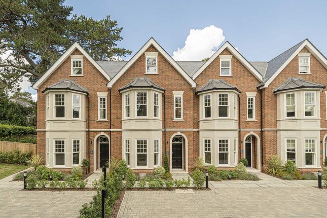 4-bed terraced on 2, Oak Mount Place, Weybridge, £1,495,000