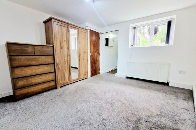 393c Bury New Road, Manchester photo 5