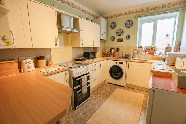 6 Empress Court, Morecambe photo 4