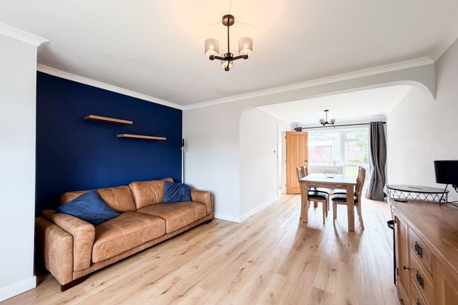 26, Elizabeth Gardens, Southampton photo 3