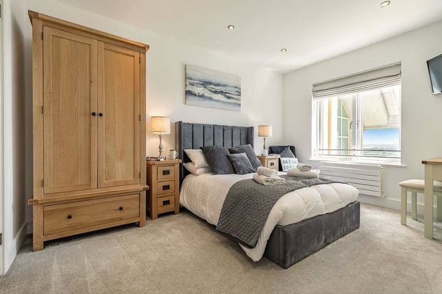 6, The Vista, 10, Pentire Road, Cornwall photo 3