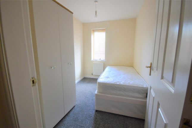 Flat to rent in Scholars Court, Hartshill, Stoke-On-Trent