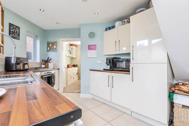 16, Montgomery Road, Hastings photo 3