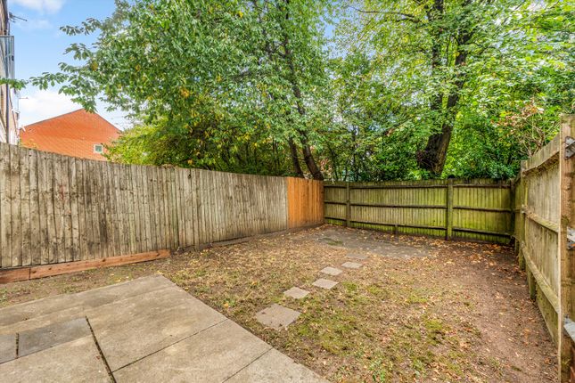 22, Tollington Way, London photo 4