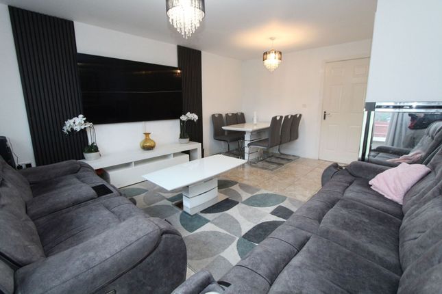2, Bague Walk, Brierley Hill photo 3