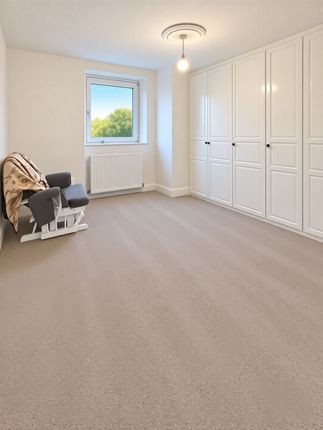 57j, Ravensbourne Park Crescent, London photo 4