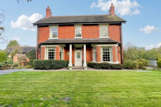 3-bed detached on Mayfield Breach Lane, Stoke-On-Trent, £425,000