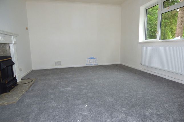 4, Gorwyl Flats, Ogmore Vale photo 4