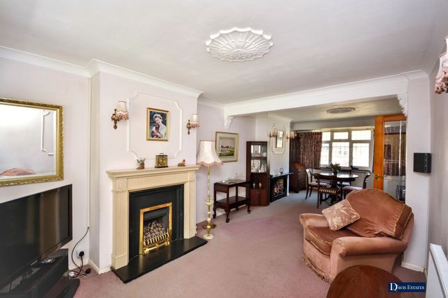 76 Prospect Road, Hornchurch photo 2