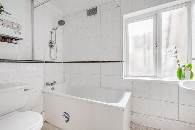 11, Fairholme, Barons Court photo 4