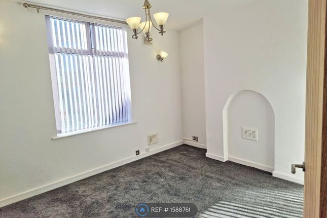 Thumbnail Flat to rent in Road, Smethwick