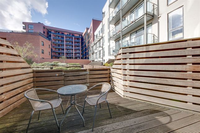 15, Caspian Wharf, London photo 4