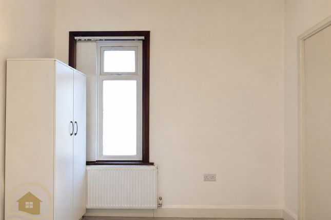 Flat 2, 134, Abbotts Road, Southall photo 4