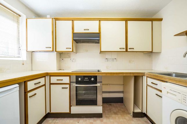Flat 1, Mitchell House, 2A, Oxford Road North, London photo 3