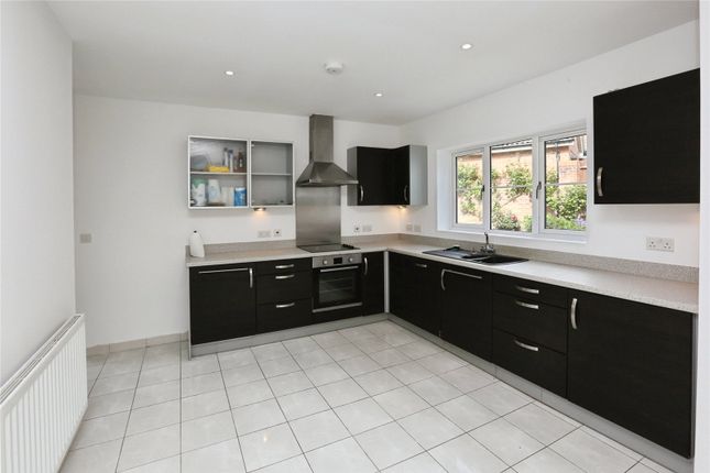 12, Mountbatten Drive, Southampton photo 4
