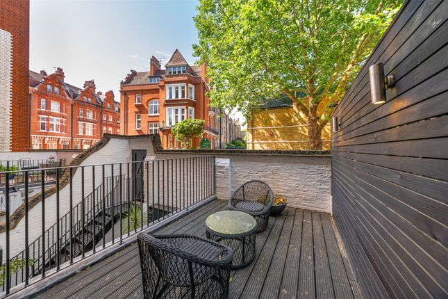 Flat 1, 63, Cadogan Gardens, London photo 4