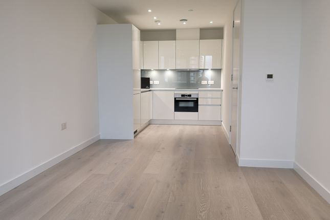 Carriage House, 2 City North Place, Finsbury Park, London photo 2