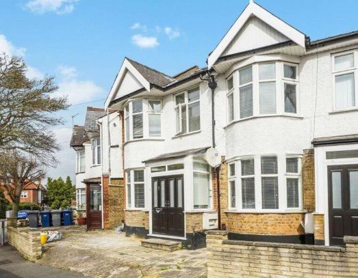 Thumbnail Property to rent in Hutton Grove, London