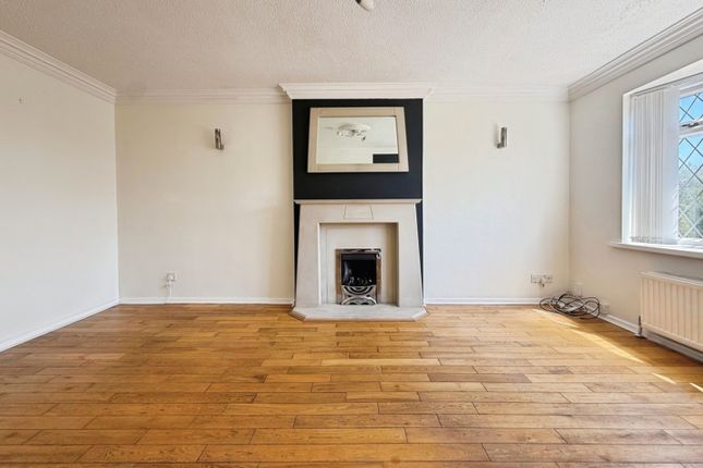 35, Saxton Close, Elsecar photo 3