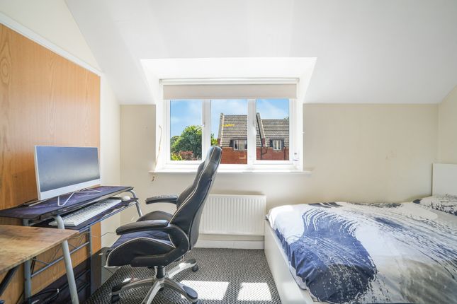 Academy Place, Isleworth photo 5