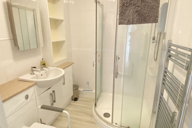 26 Dunster Court, Woodborough Road, Winscombe photo 4