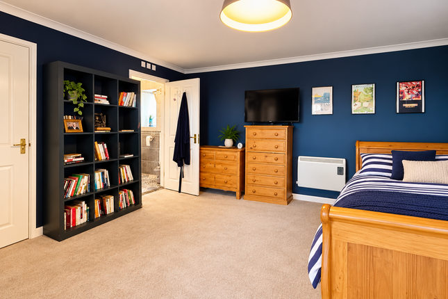 Penthouse, 25, Cray House, Gosport photo 4