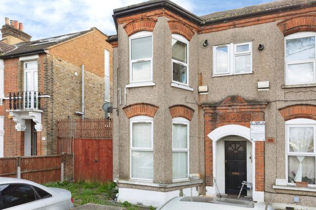 1-bed flat on 73A,, York Road, Ilford, £200,000