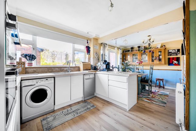 5 Frampton Close, Winchester photo 2