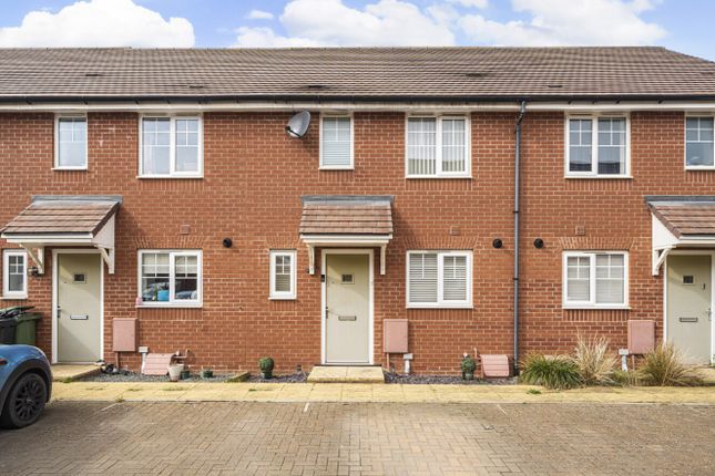 Terraced house for sale in Ampthill Way, Faringdon