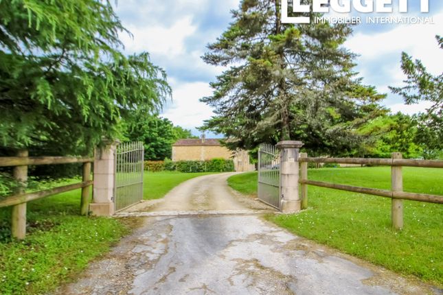 Thumbnail Villa for sale in Campsegret, Dordogne, Nouvelle-Aquitaine