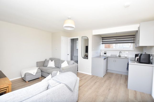 Chalet 103, Romney Sands Holiday Village, The Parade, Greatstone photo 2