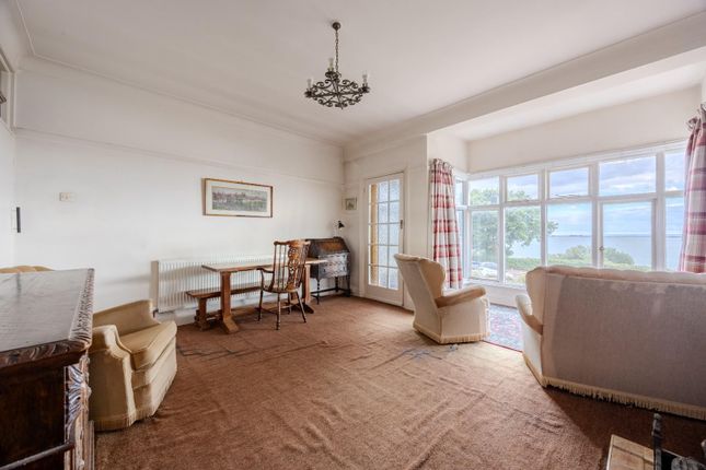 19, Cliff Parade, Leigh-On-Sea photo 4