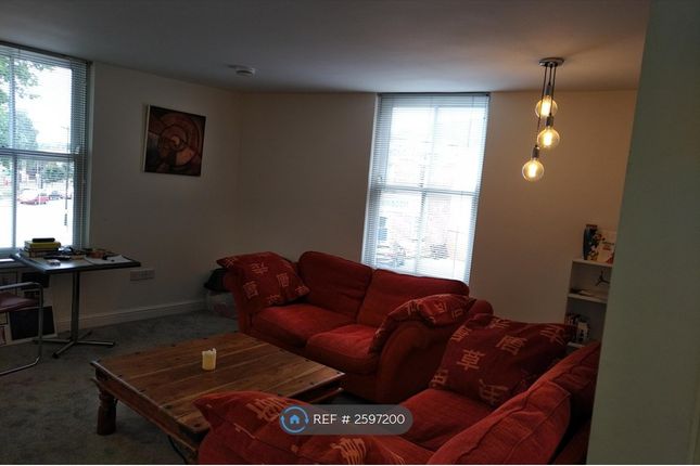 Living Room (2)