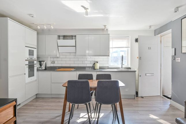 Thumbnail Flat for sale in Cartwright St, Tower Hill, London