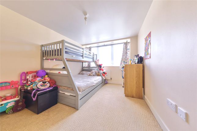 Flat for sale in Blackhorse Lane, Croydon