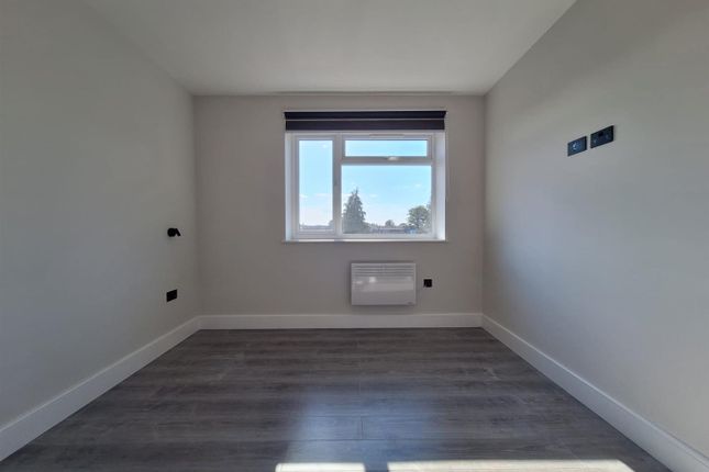 20, Serbin Close, London photo 5