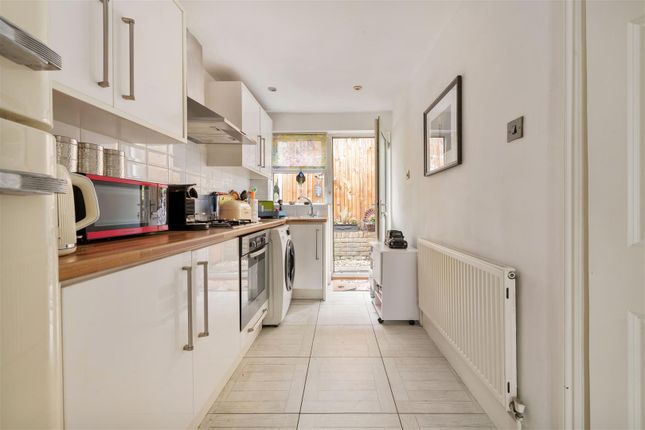 The Mews House, 216d High Road, Woodford Green photo 3