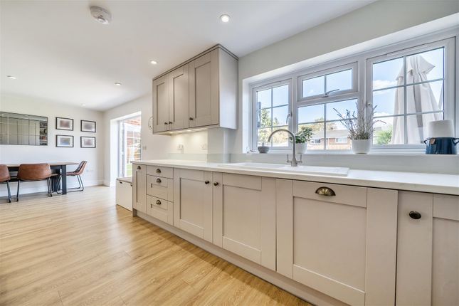 21, Cheriton Way, Camberley photo 4