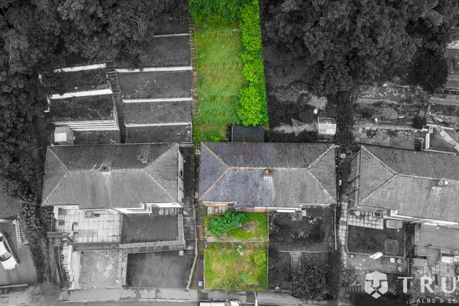 279 Bradford Road, Brighouse photo 2