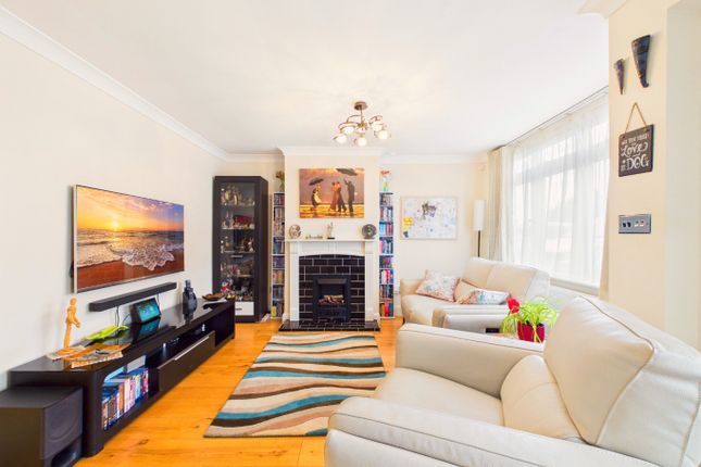 40 Sycamore Avenue, Sidcup, Kent photo 4