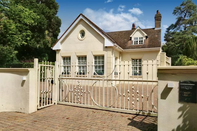 Thumbnail Detached house to rent in Aldenham Road, Letchmore Heath, Watford