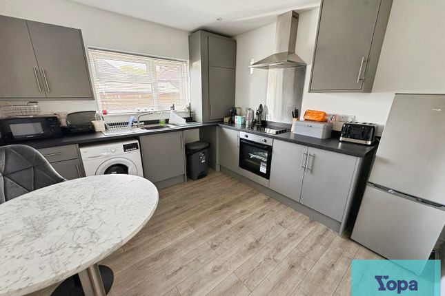 14, Ladybank Grove, Blurton, Stoke-on-trent photo 3