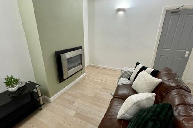100 Birdham Road, Brighton photo 3