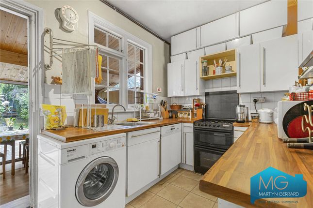 33, Hill Road, Muswell Hill photo 3