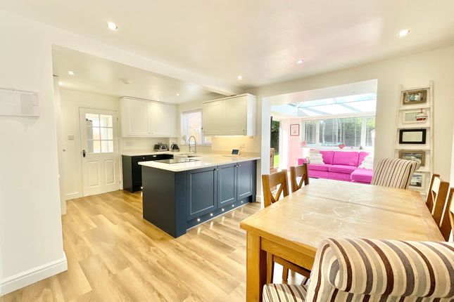 1 Potters Avenue, Stone photo 2